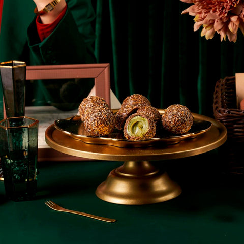 Juva Wafer Antep Fıstığı Kremalı ve Kadayıf Dolgulu Sütlü Çikolatalı Gofret Topu, 150g