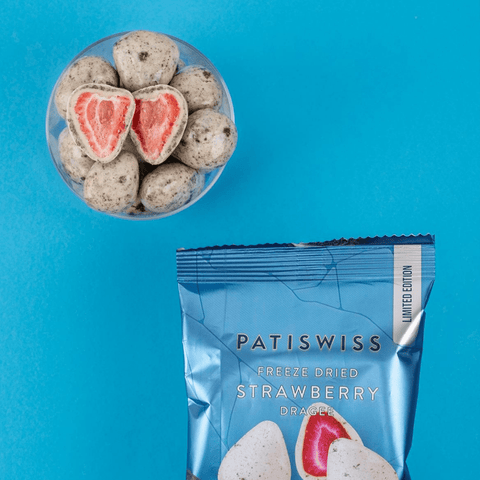 Beyaz Çikolatalı Kremalı Bisküvi Çilek Draje, 50G