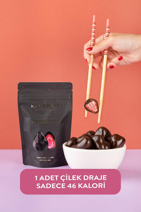 Bitter Çikolatalı Çilek Draje, 80G x 12 Adet