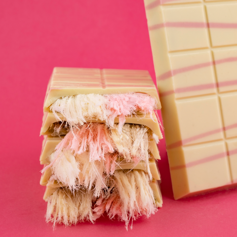 Patislove Antep Fıstığı Kremalı ve Pişmaniye Dolgulu Beyaz Çikolata, 90G